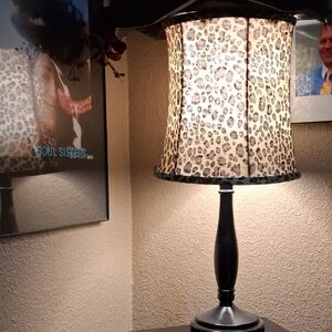 Elegant Leopard Print Lamp with Black Base